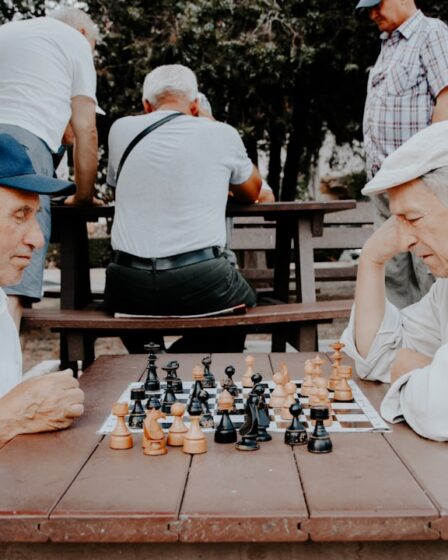 Seniorzy aktywnym społeczeństwie: jak utrzymać aktywność w starszym wieku 24 Photo senior citizens